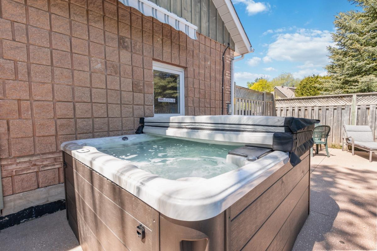 Private hot tub vacation rental airbnb blue mountian