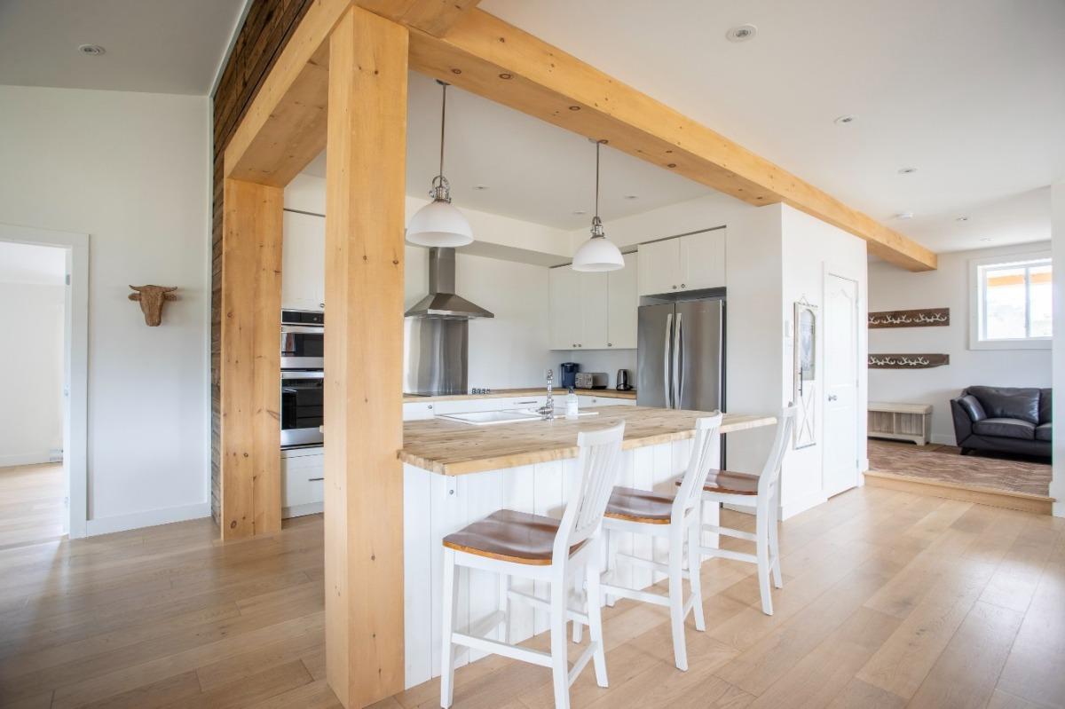 Mont-Tremblant Farmhouse Vacation Experience Weekend Getaway Kitchen