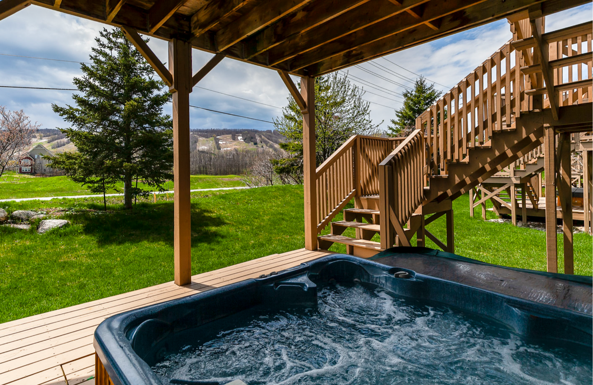 A view of a hot tub in a Blue View Chalet rental in the Blue Mountains